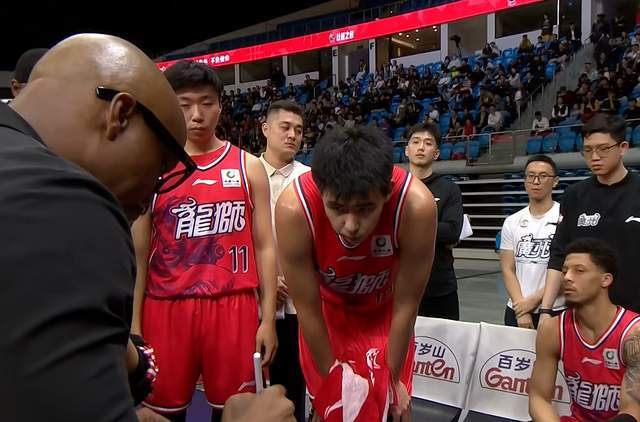 leyu乐鱼体育-17+10+4帽！杜锋弃将再次爆发！碾压克里斯，把山东男篮打绝望了
